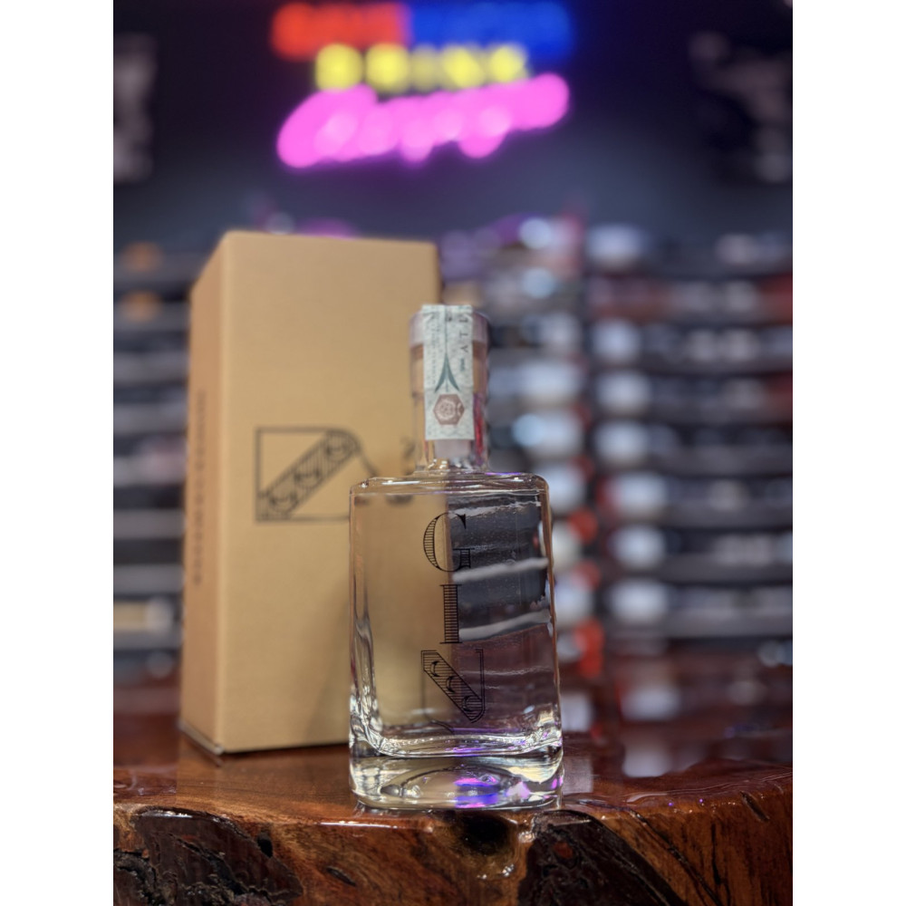 Gin Non invecchiato in botte London Dry Gin ottenuto distillando botaniche macerate in alcol di cereali Montevertine